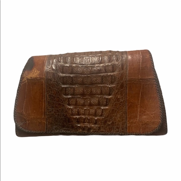 Handbags - Vintage hornback alligator clutch